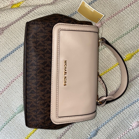 Michael kors bag. - Picture 1 of 4